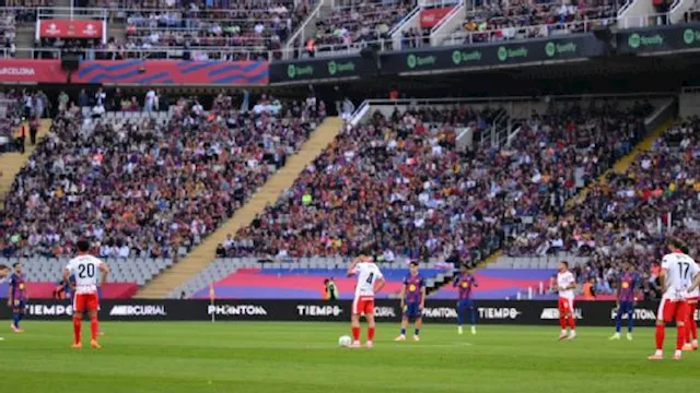 وقفة احتجاجية قبل مباراة برشلونة وجيرونا