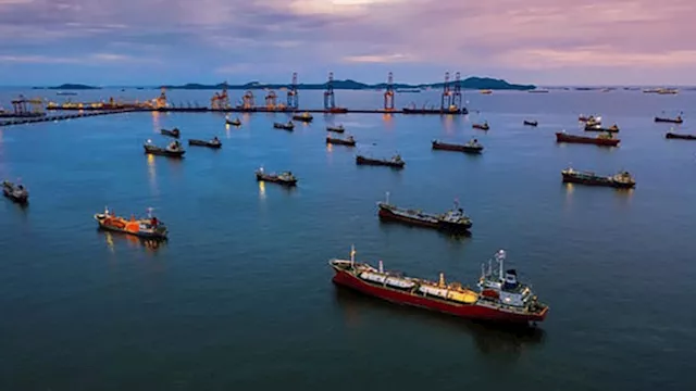 حركة نقل النفط الخام عبر البحار