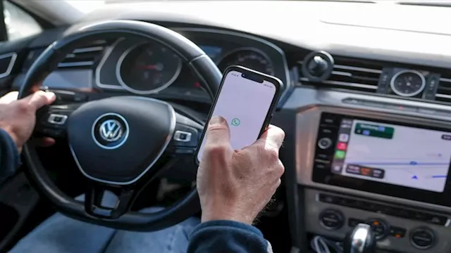هكذا تتجنب تشتت الانتباه أثناء القيادة