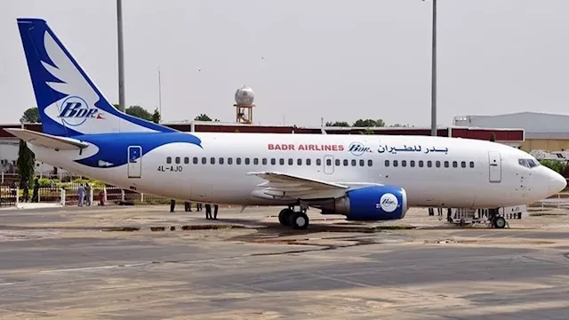 مطار الخرطوم يستقبل أول طائرة مدنية منذ إغلاقه قبل