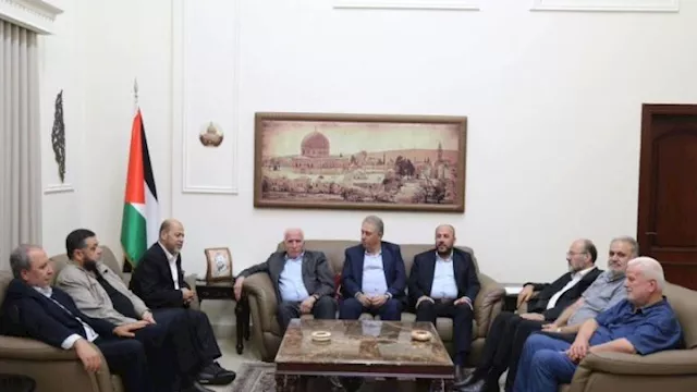 صورة أرشيفية لوفدي حماس وفتح