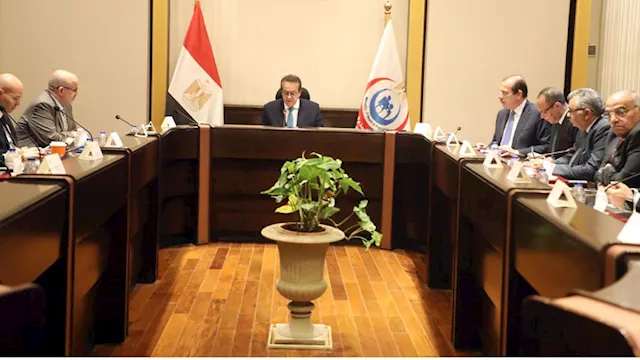 الدكتور خالد عبدالغفار خلال الإجتماع 