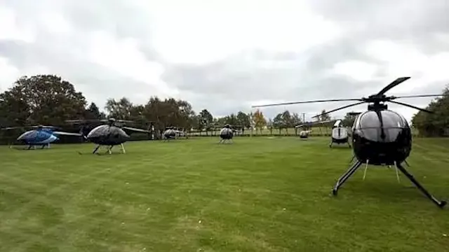 هبوط الزبائن على مطعم بطائرات هليكوبتر 