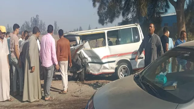 حادث تصادم سيارة ملاكي بأجرة بكفر الشيخ