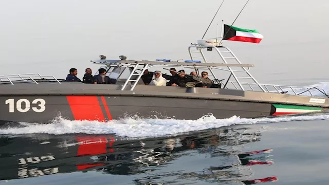 الجيش الكويتي يعلن تنفيذ رماية بالذخيرة الحية ويحذ