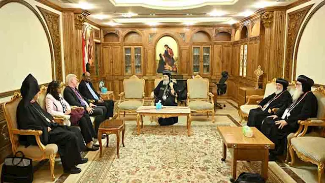 البابا تواضروس الثاني يستقبل وفد مجلس الكنائس العا