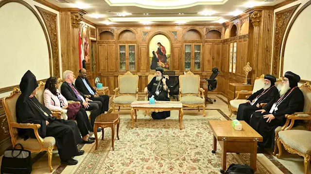 البابا تواضروس الثاني يستقبل وفد مجلس الكنائس العا