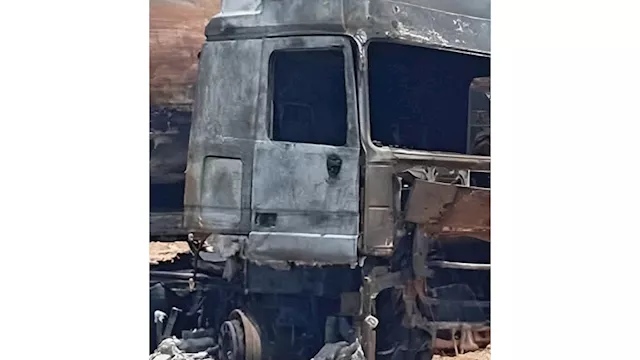 احتراق تريلا يودي بحياة سائقها على الطريق الزراعي 