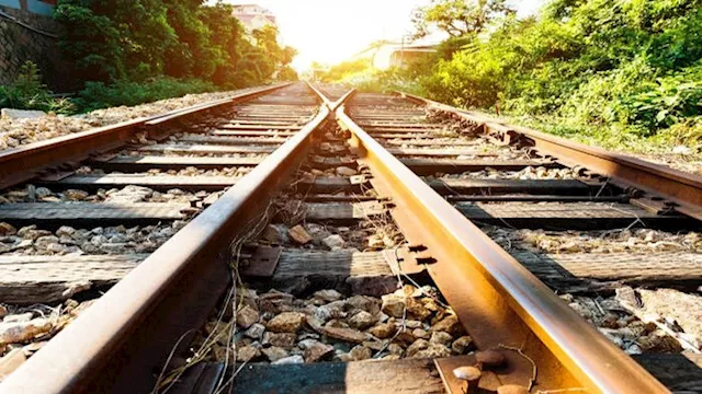 قبضان السكك الحديدية