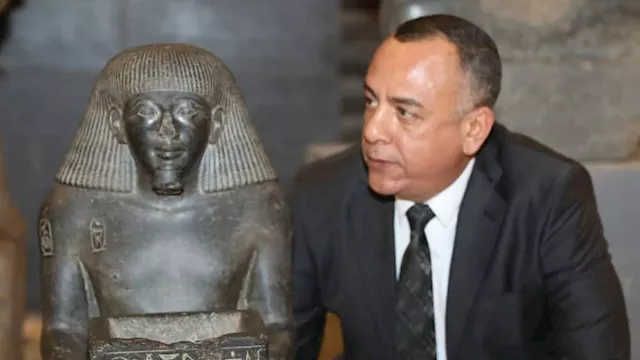 الدكتور مصطفى وزيري