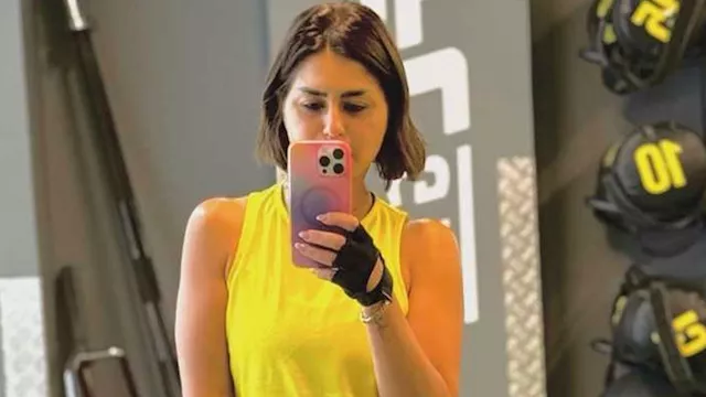 منة فضالي في الجيم 