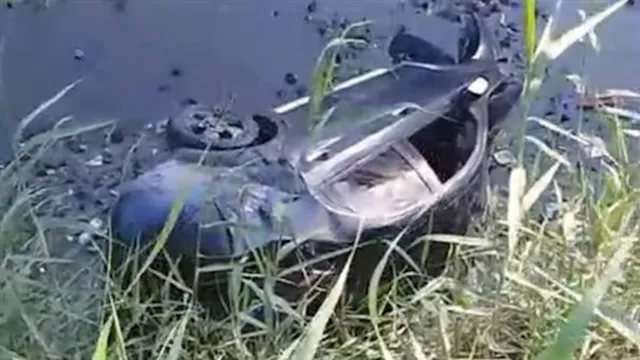 سقوط سيارة في الرياح التوفيقي - أرشيفية