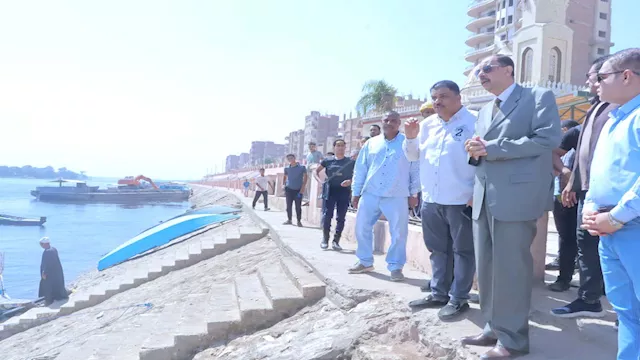 اللواء عبد الفتاح سراج خلال الجولة