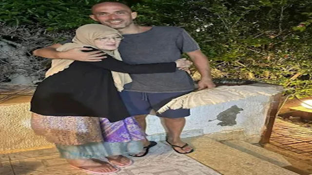 الفنان عمر حسن