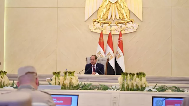 السيسي خلال لقائه بقادة القوات المسلحة