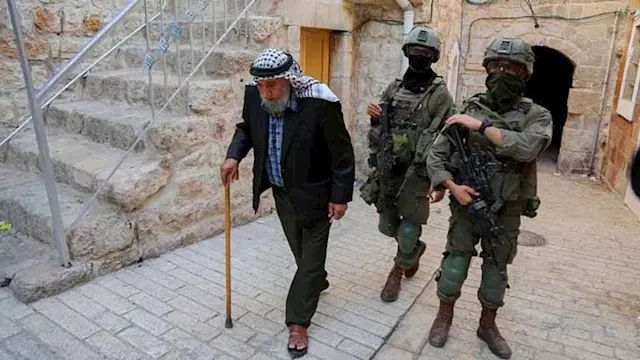 خبراء القانون الدولي