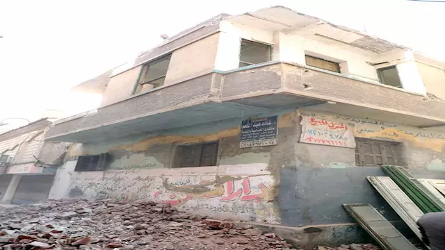 انهيار منزل- تعبرية 