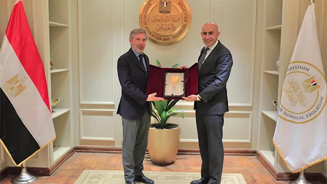 وزير التعليم والسفير الإيطالي