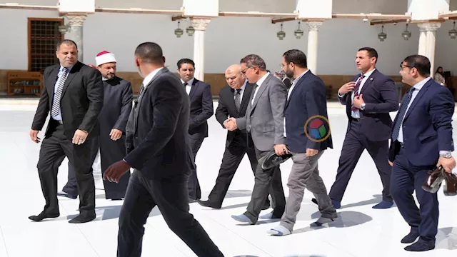 وزير الدفاع الأسبق يصل الجامع الأزهر لأداء صلاة ال
