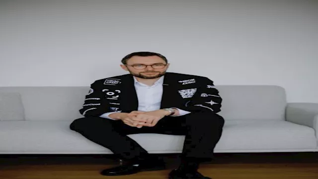 رجل الأعمال الفرنسي داغوبيرت رينوف