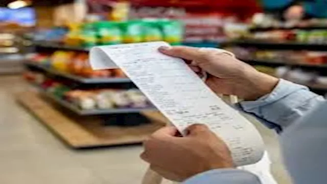 أتراك يلجأون لشراء سلعهم اليومية من اليونان