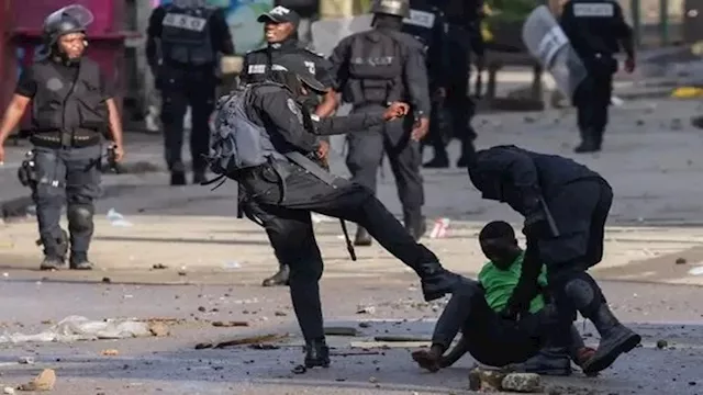 بعد فوز الرئيس بولاية جديدة.. مقتل 16 واعتقال المئ