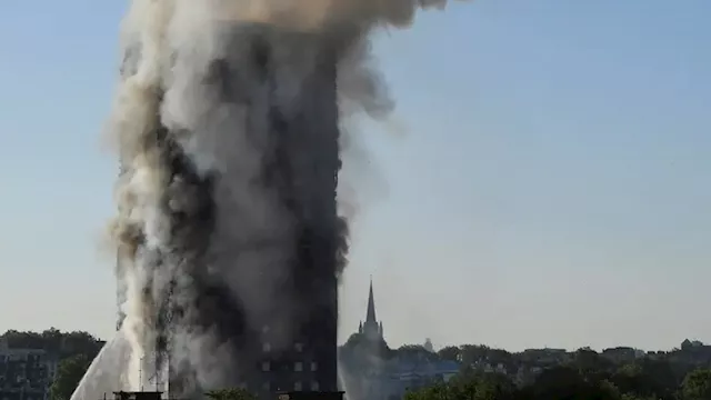 حريق يلتهم برج فييسنك التاريخي في زغرب