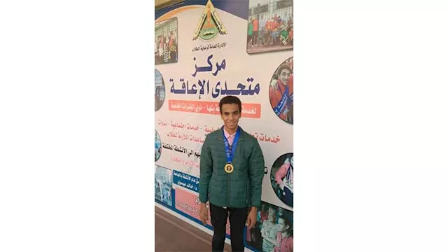 الطالب أحمد صابر الفائز ببطولة الجمهورية للسباحة