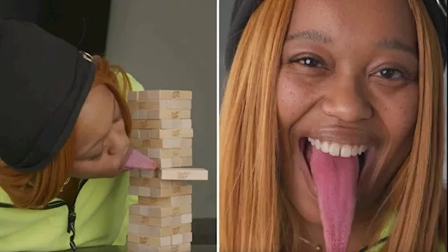 امرأة تتفاخر بأطول لسان في العالم.. مقاسه غريب