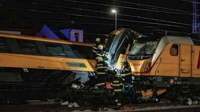 تصادم قطارين