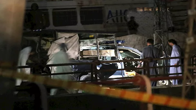 مقتل شرطيين اثنين في انفجار شمال غربي باكستان