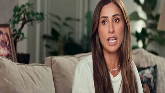 الفنانة دينا الشربيني