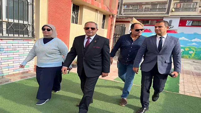 محافظ بورسعيد خلال تفقده العملية الانتخابية