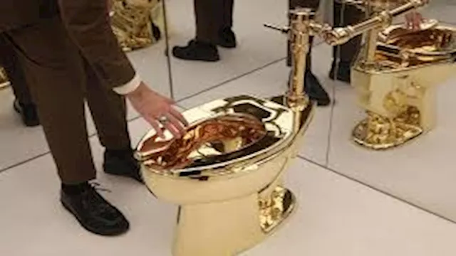 مرحاض ذهبي