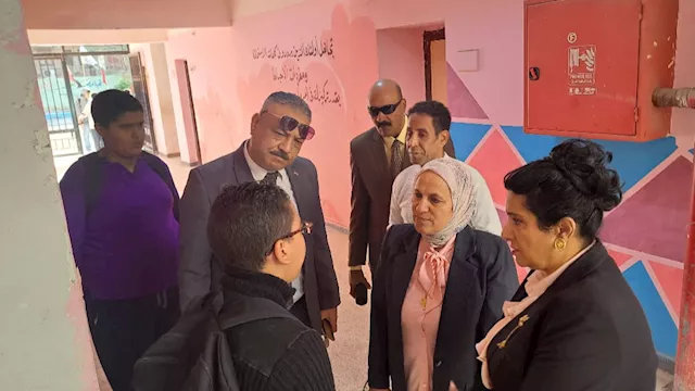مدير تعليم القاهرة تتفقد مدارس المطرية