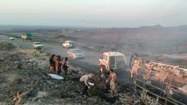 مصرع 17 شخصا في احتراق حافلة جنوبي اليمن