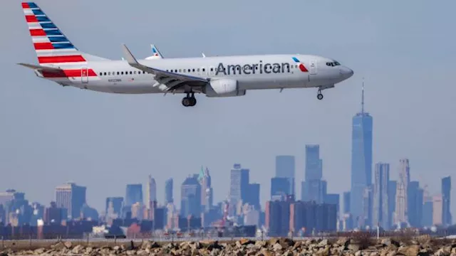 خفض حركة الطيران في 40 مطارًا بسبب الإغلاق الحكومي