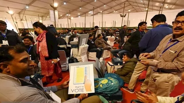 الهنود يصوتون