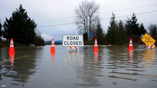 فيضانات عارمة تتسبب في أغلاق طرق