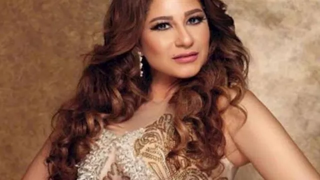 الفنانة إنجي شرف