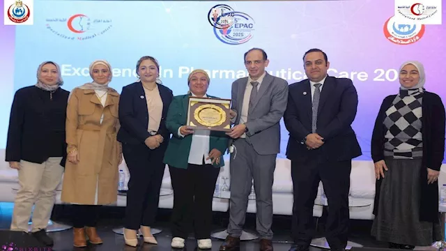 تكريم إدارة الصيدلة بمستشفى زايد التخصصي