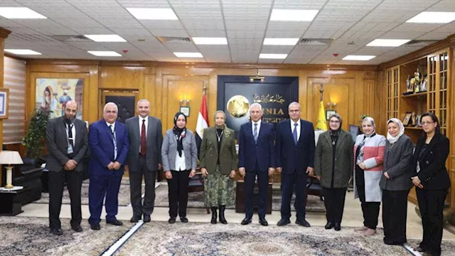رئيس جامعة المنيا يستقبل وفد ضمان جودة التعليم لتق