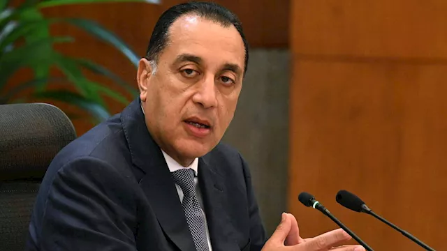 رئيس الوزراء يُغادر إلى لبنان لبحث ملفات التعاون ا