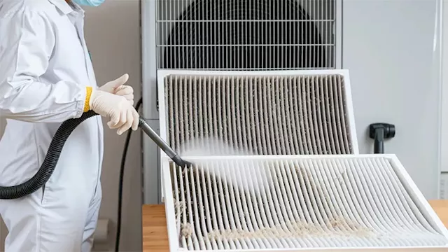 تنظيف فلاتر الهواء