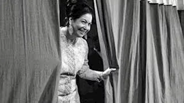 سيدة الغناء العربي أم كلثوم