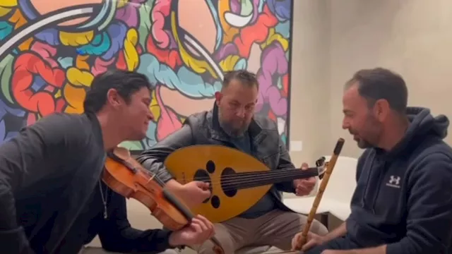 عازفون يهدون تركي آل الشيخ مقطوعة موسيقية