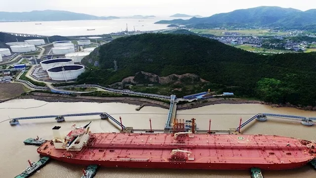 أول ناقلة نفط خام ذكية في العالم 