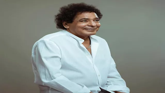 المطرب محمد منير