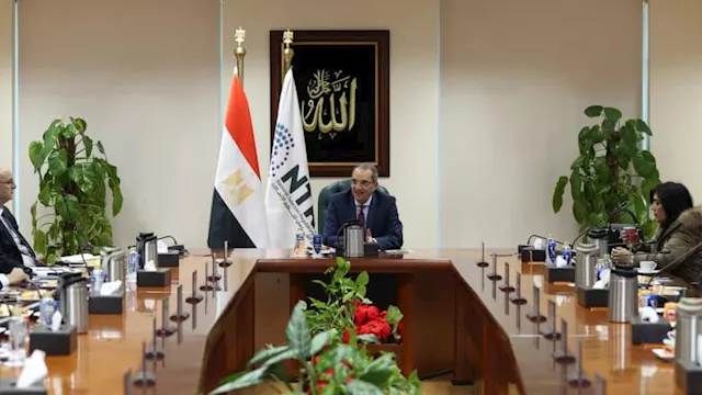 عمرو طلعت وزير الاتصالات وتكنولوجيا المعلومات