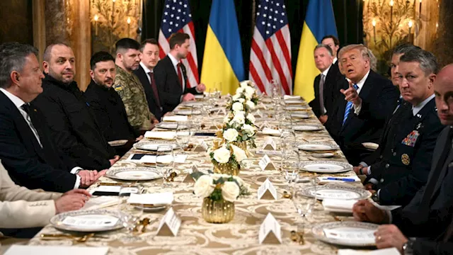 ترامب خلال استقباله زيلينسكي